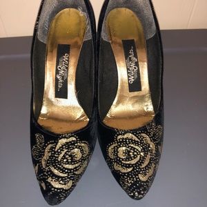 Wild Night Black & Gold Velvet Heels